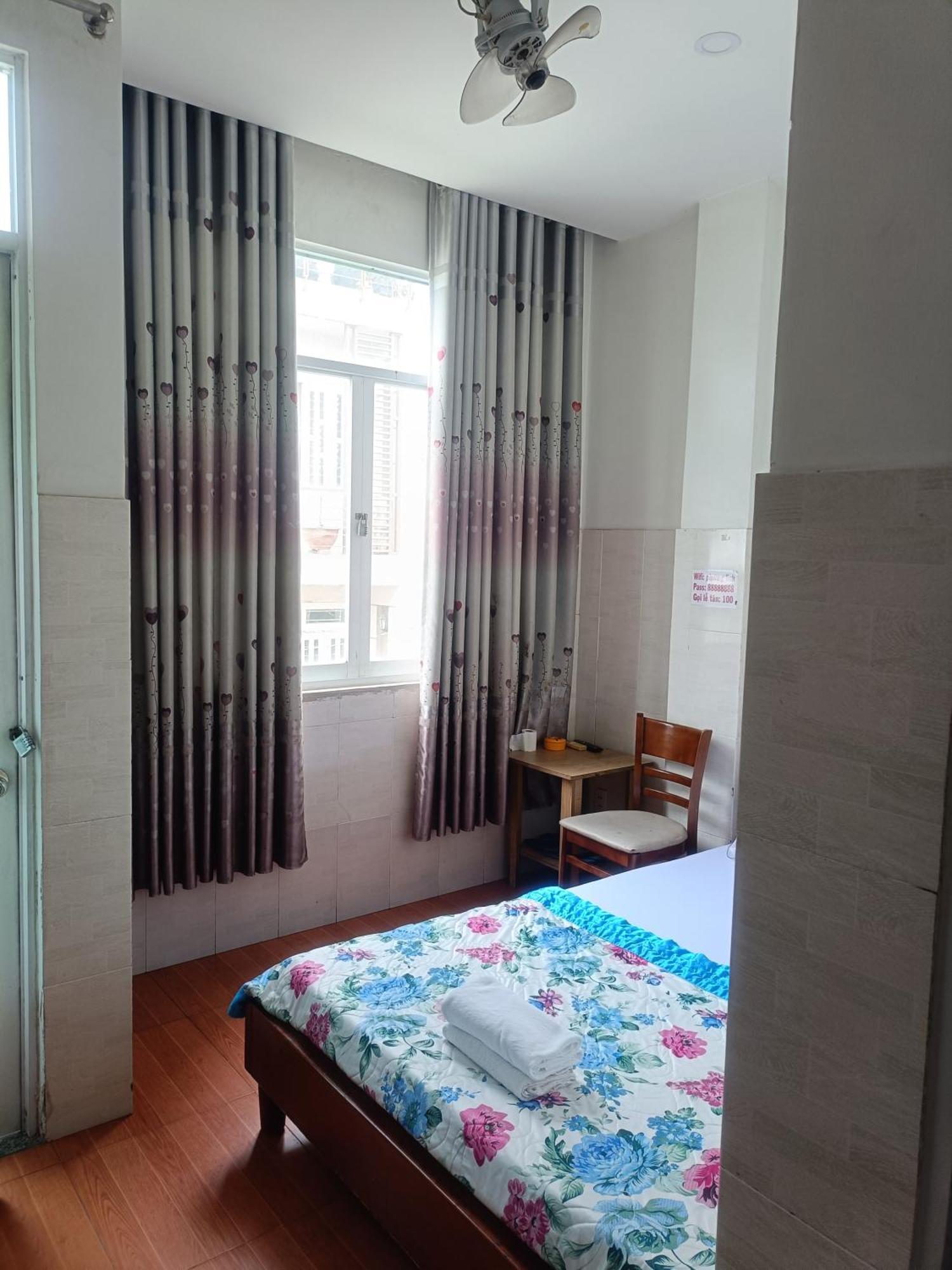 Phuong Linh Khách sạn *